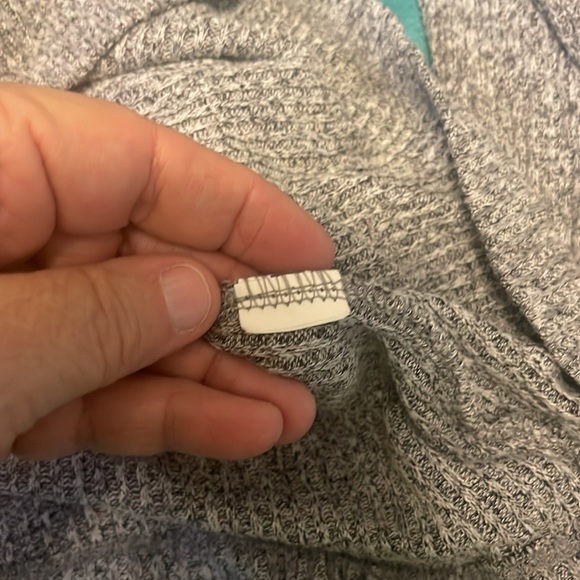 Lucky Brand Ribbed Long Sleeve Blouse  Bell Cuff Women’s Size Medium Gray SOFT - Picture 10 of 10